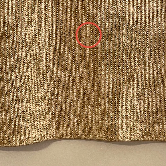ST. JOHN Metallic Shimmer Short Sleeve Knitted Blouse in Gold - Picture 3 of 4